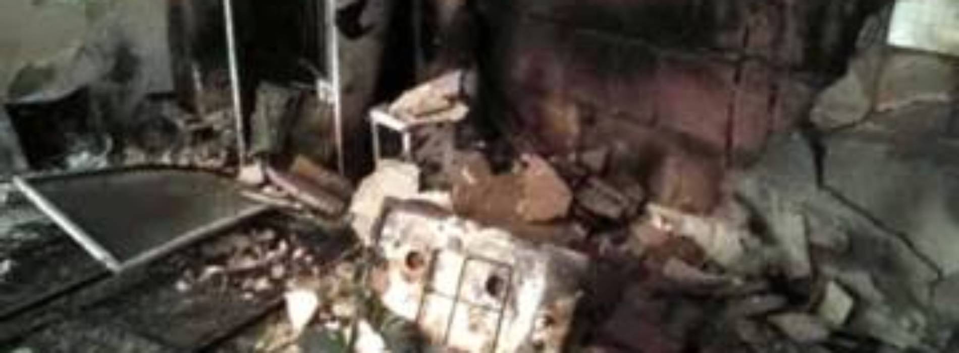 PIETRAPERZIA.  Attentato incendiario in una casa di campagna. Gravi danni.