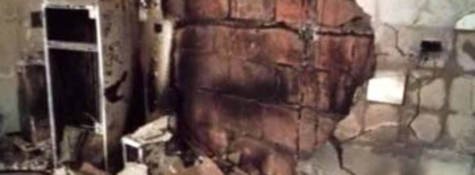 PIETRAPERZIA.  Attentato incendiario in una casa di campagna. Gravi danni.