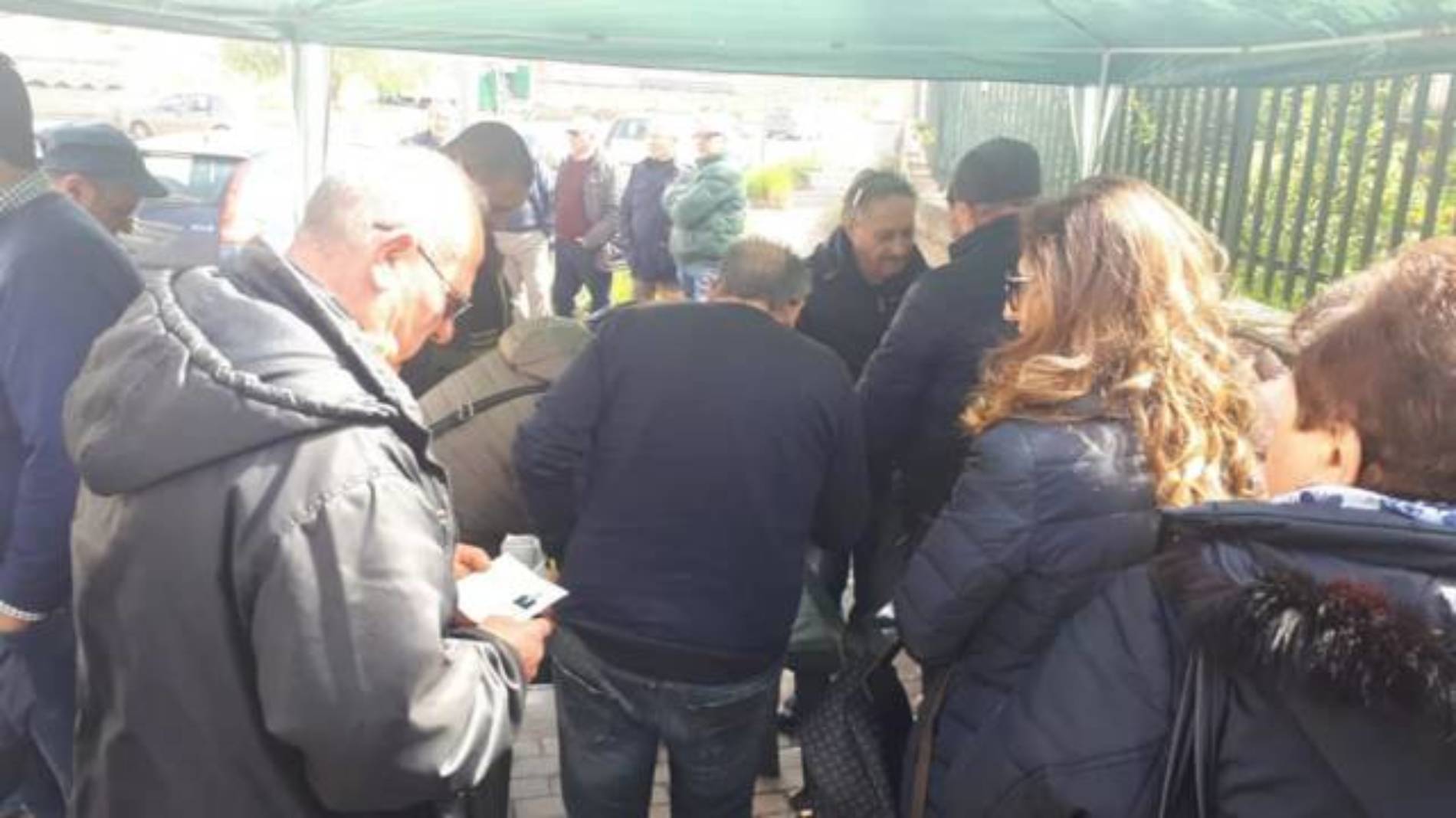 PIETRAPERZIA. Strada comunale “Chianiole”. Seicento firme per chiederne la sistemazione e la riapertura al traffico.
