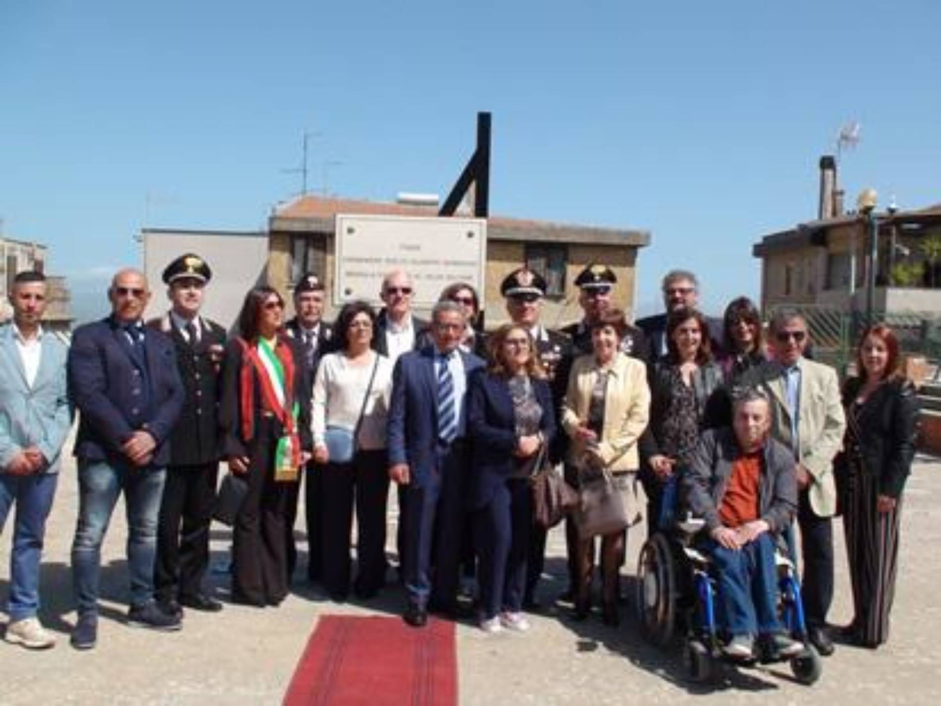 VALGUARNERA CAROPEPE.  Cerimonia di intitolazione di una piazza al carabiniere scelto Giuseppe Barbarino Medaglia di Argento al Valor Militare “alla memoria”.