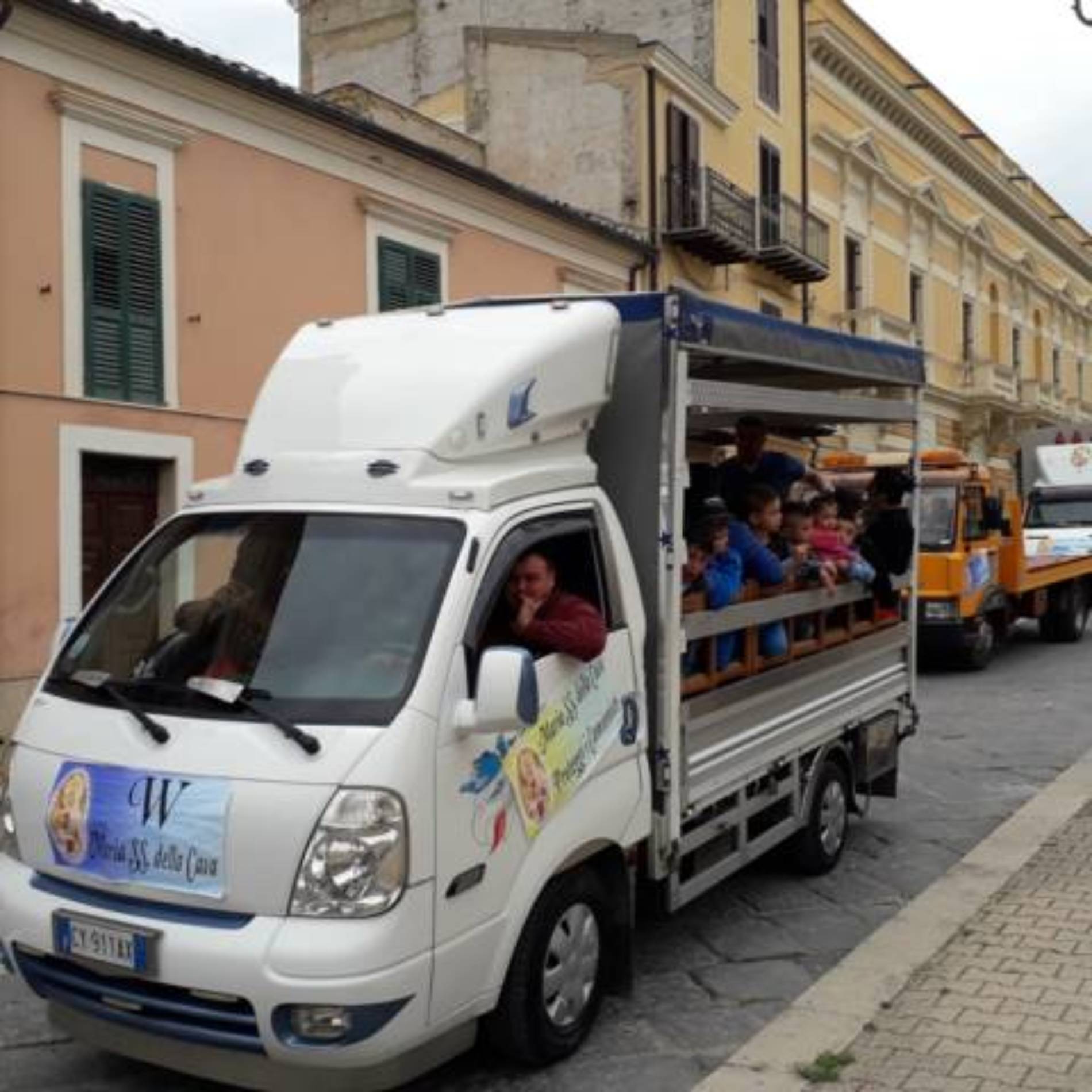 PIETRAPERZIA.  Oggi più di trenta camion e numerosi fedeli al “Sabato dei Camionisti 2019”