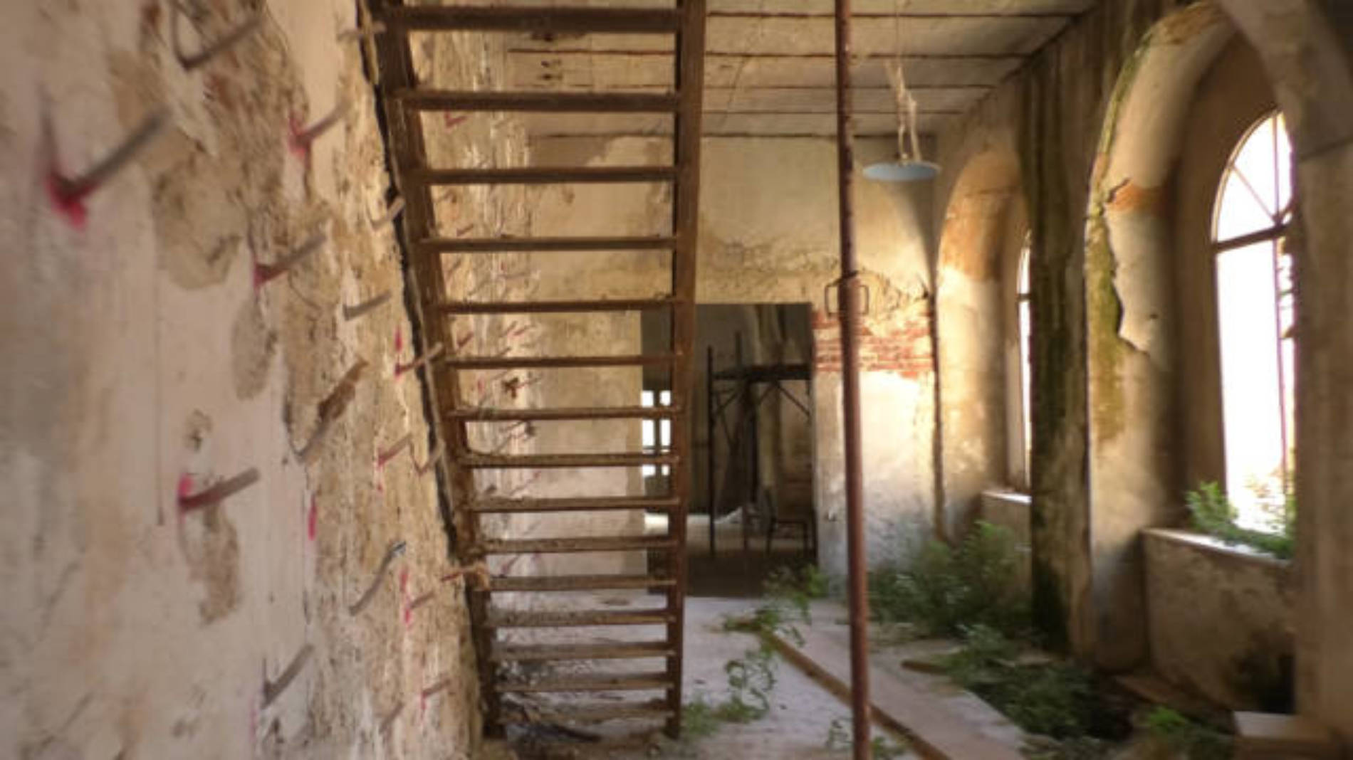 Barrafranca.Lo stato della chiesa di San benedetto,  immagini in anteprima