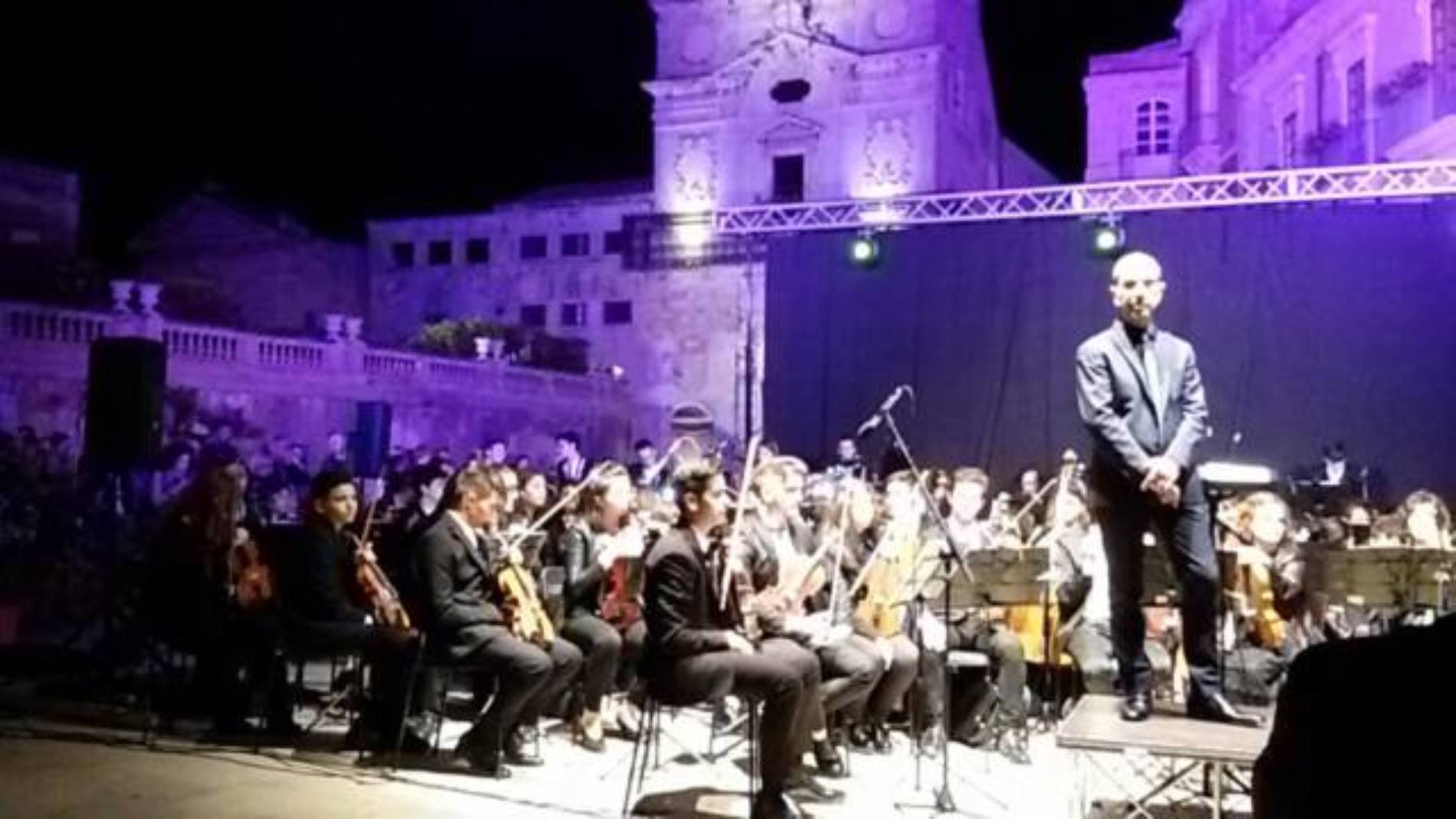 PIETRAPERZIA. Anche a Siracusa applausi a scena aperta per l’orchestra scolastica regionale.