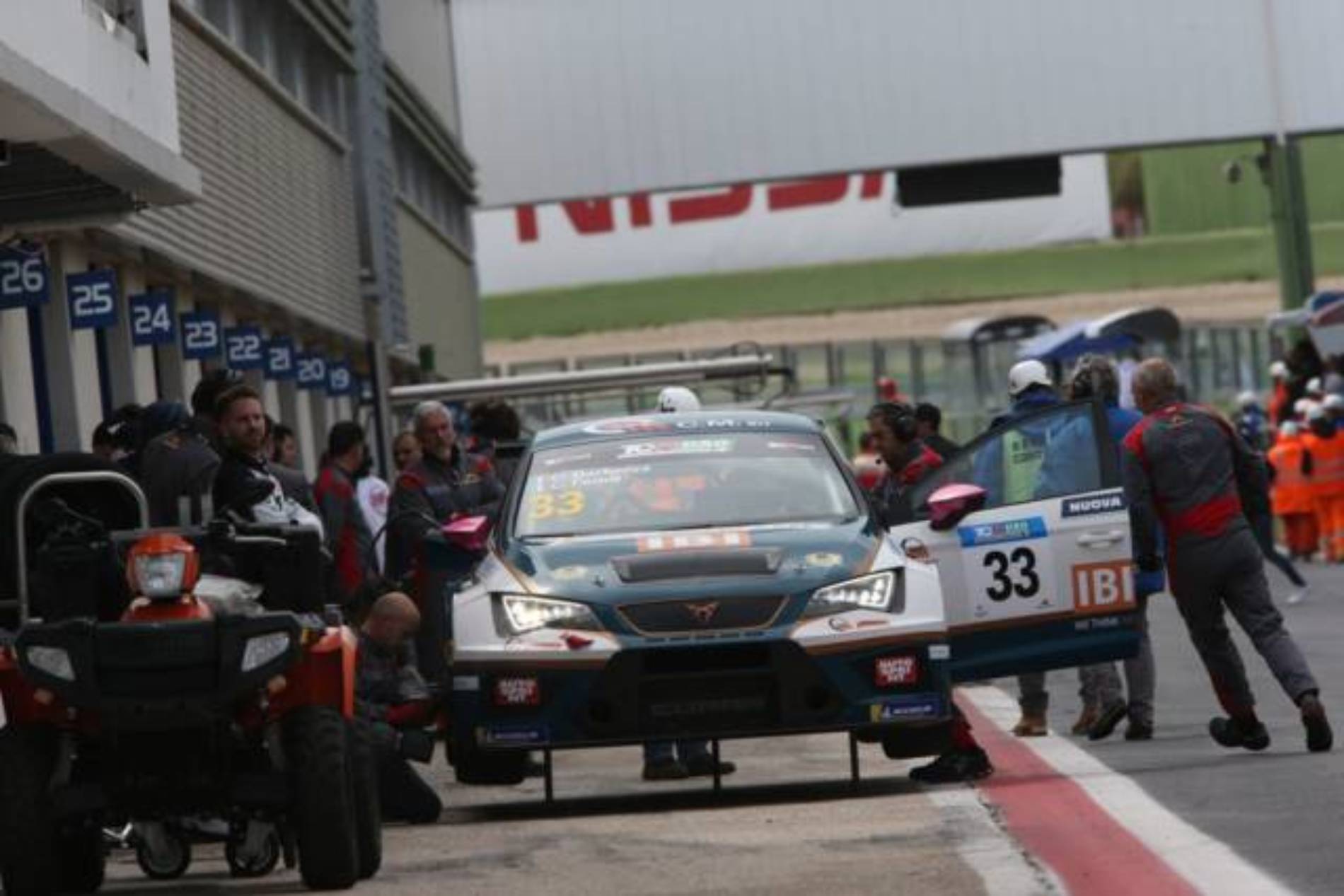 VALLELUNGA. TCR DSG Endurance: Dionisio-Barri su Audi conquistano Vallelunga.