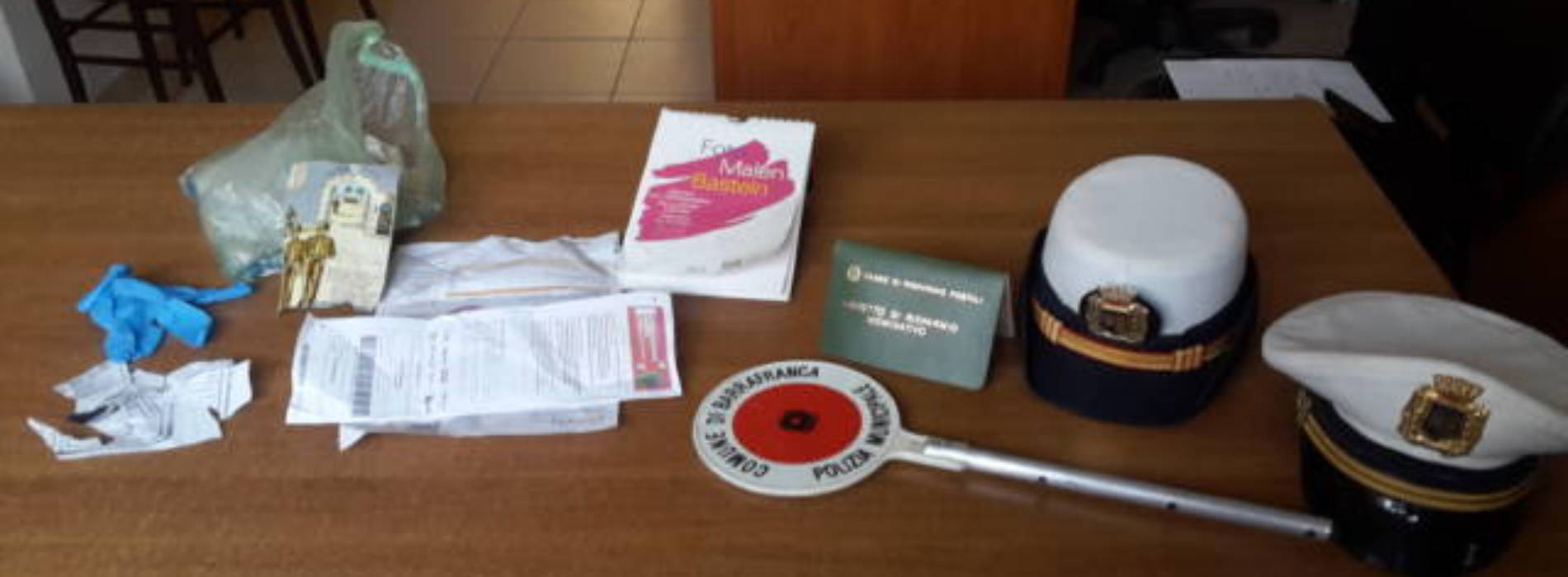 Tessera e libretto postale trovati tra i rifiuti, discariche abusive elevate 38 sanzioni amministrative