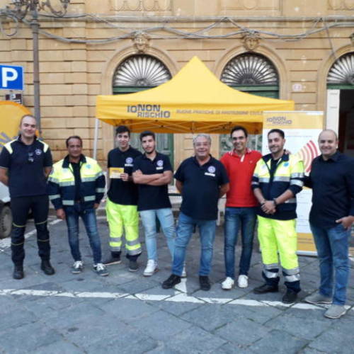 PIETRAPERZIA. Gazebo della Protezione Civile in piazza Vittorio Emanuele.