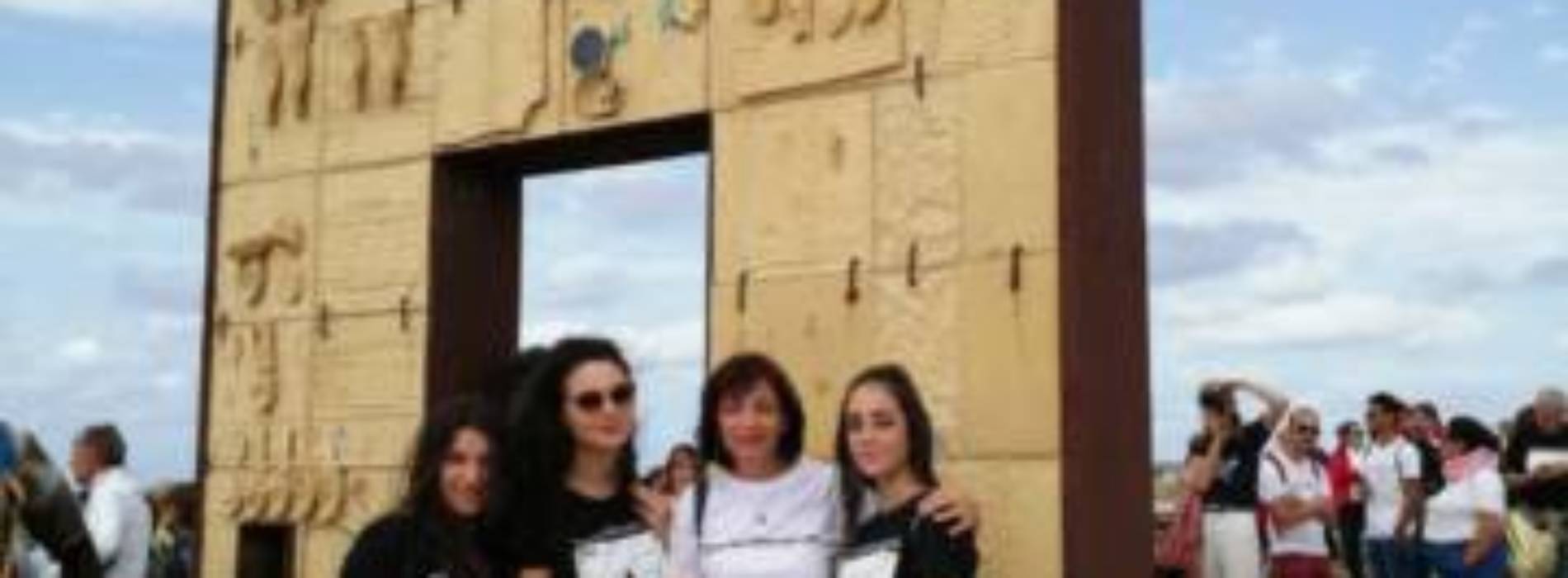 Barrafranca. Anche l’IISS “Giovanni Falcone” tra le 60 scuole italiane ed europee a Lampedusa per la Giornata della Memoria e dell’Accoglienza