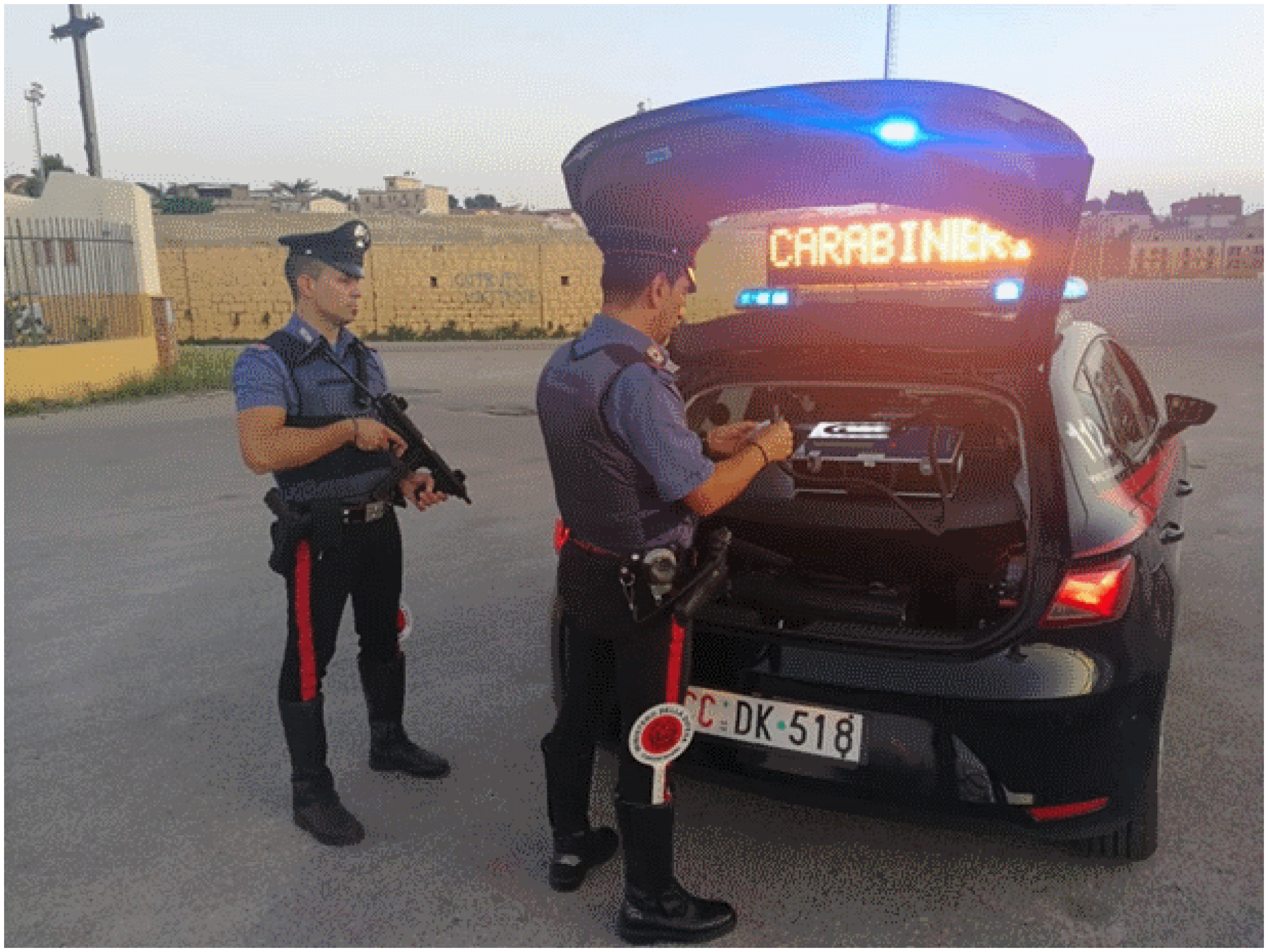 COMPAGNIA CARABINIERI PIAZZA ARMERINA.          Ritorna per continuare il litigio ma incontra i carabinieri. Arrestato 32enne per resistenza e danneggiamento.