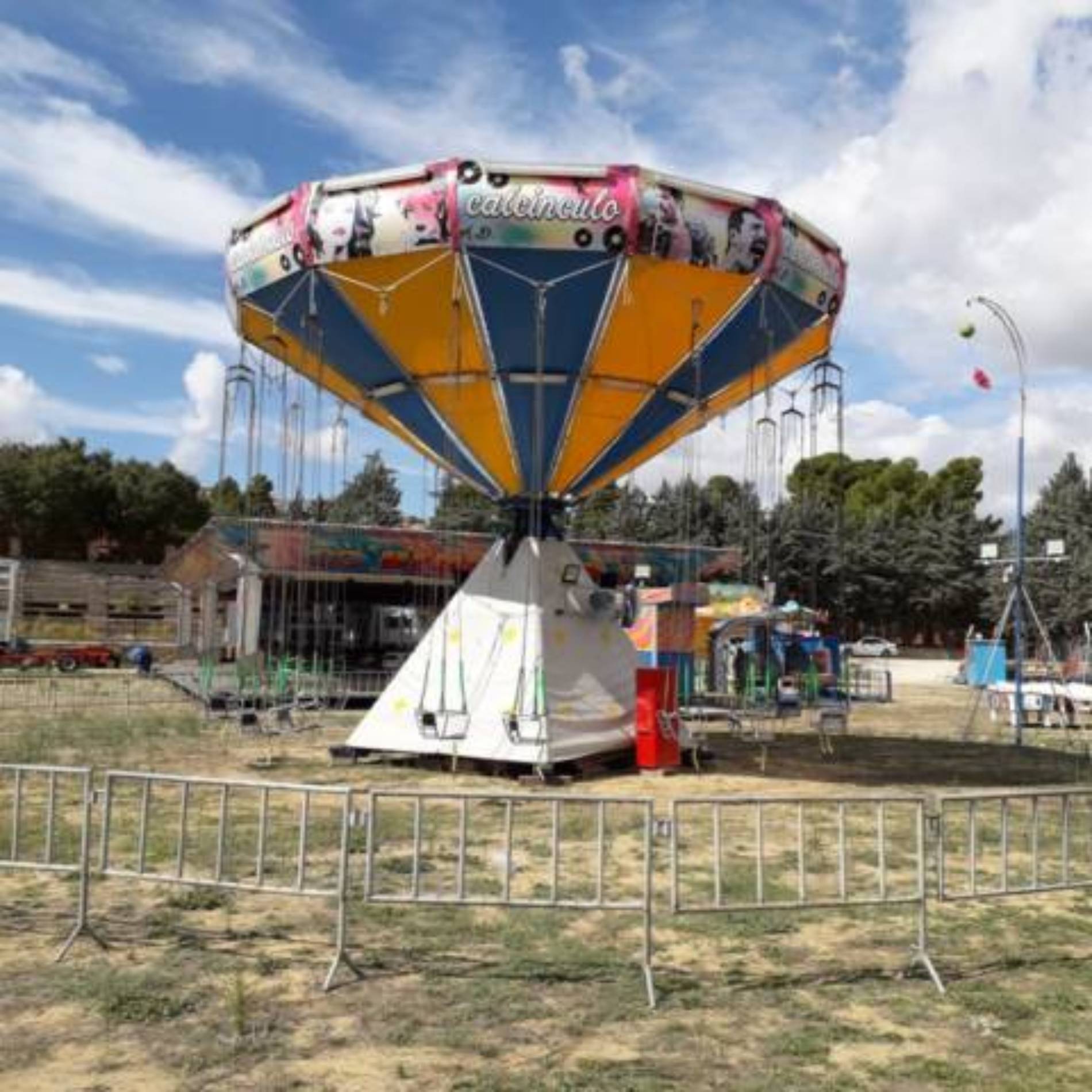 PIETRAPERZIA. Grande folla e notevole successo per la fiera del Rosario 2019. Oltre duecento bancarelle “in esposizione”.