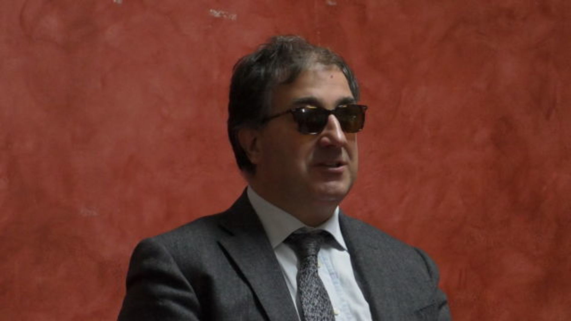 Barrafranca. VIDEO Donati i libri del prof. Pino Giunta e del prof. Carlo Flammà alla biblioteca comunale