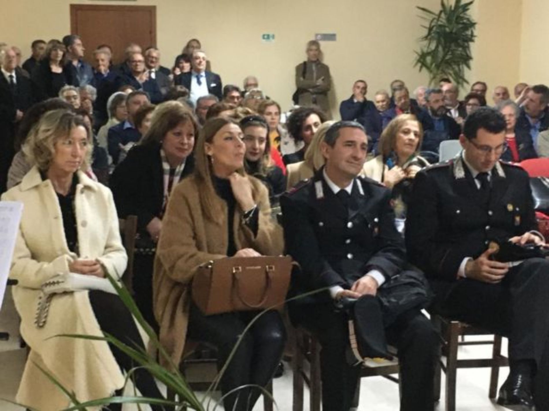 BARRAFRANCA. Notevole interesse e sala stracolma per la conferenza “Salute, Benessere e Legalità”.