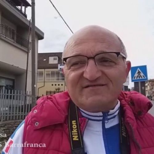 Ventennale AVIS.Donati degli alberi per il viale Generale Cannada, i ragazzi li piantano