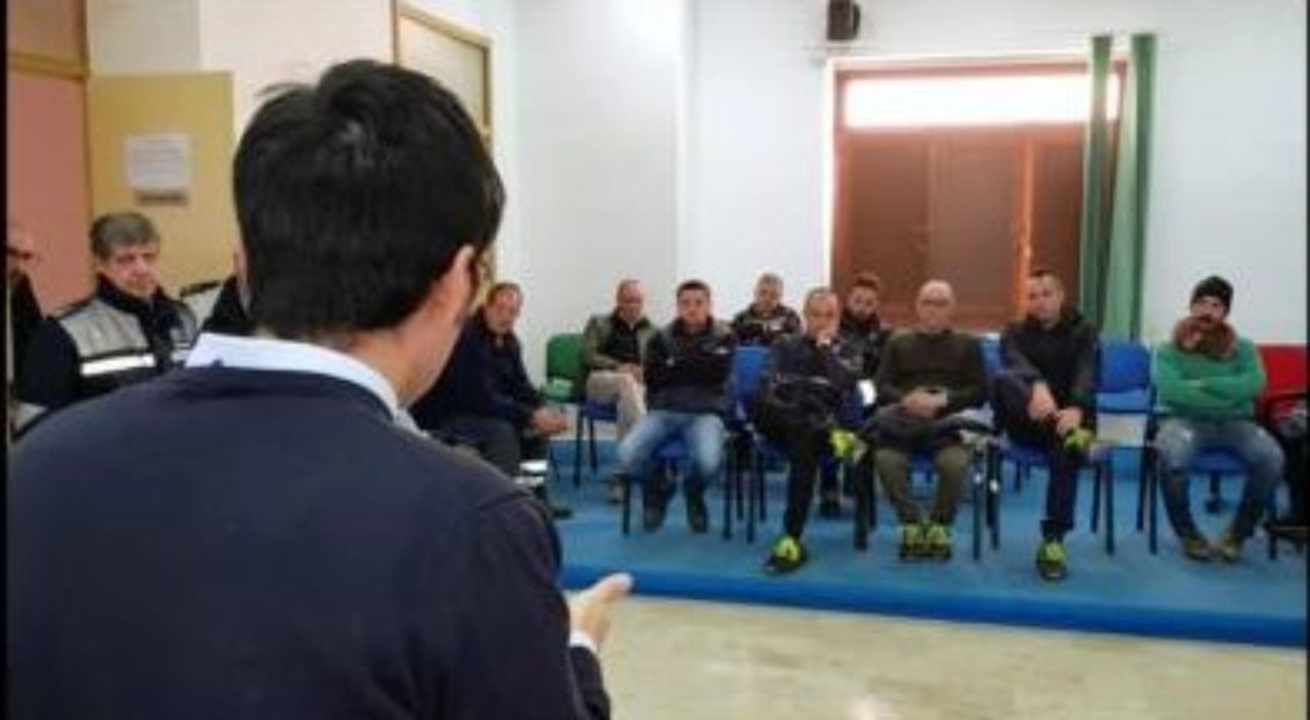 Pietraperzia. VIDEO Differenziata, lavoratori senza stipendio da tre mesi protestano