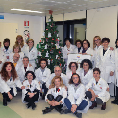 L’AVO (Associazione Volontari Ospedalieri) inizia le attività natalizie con l’immancabile Albero di Natale