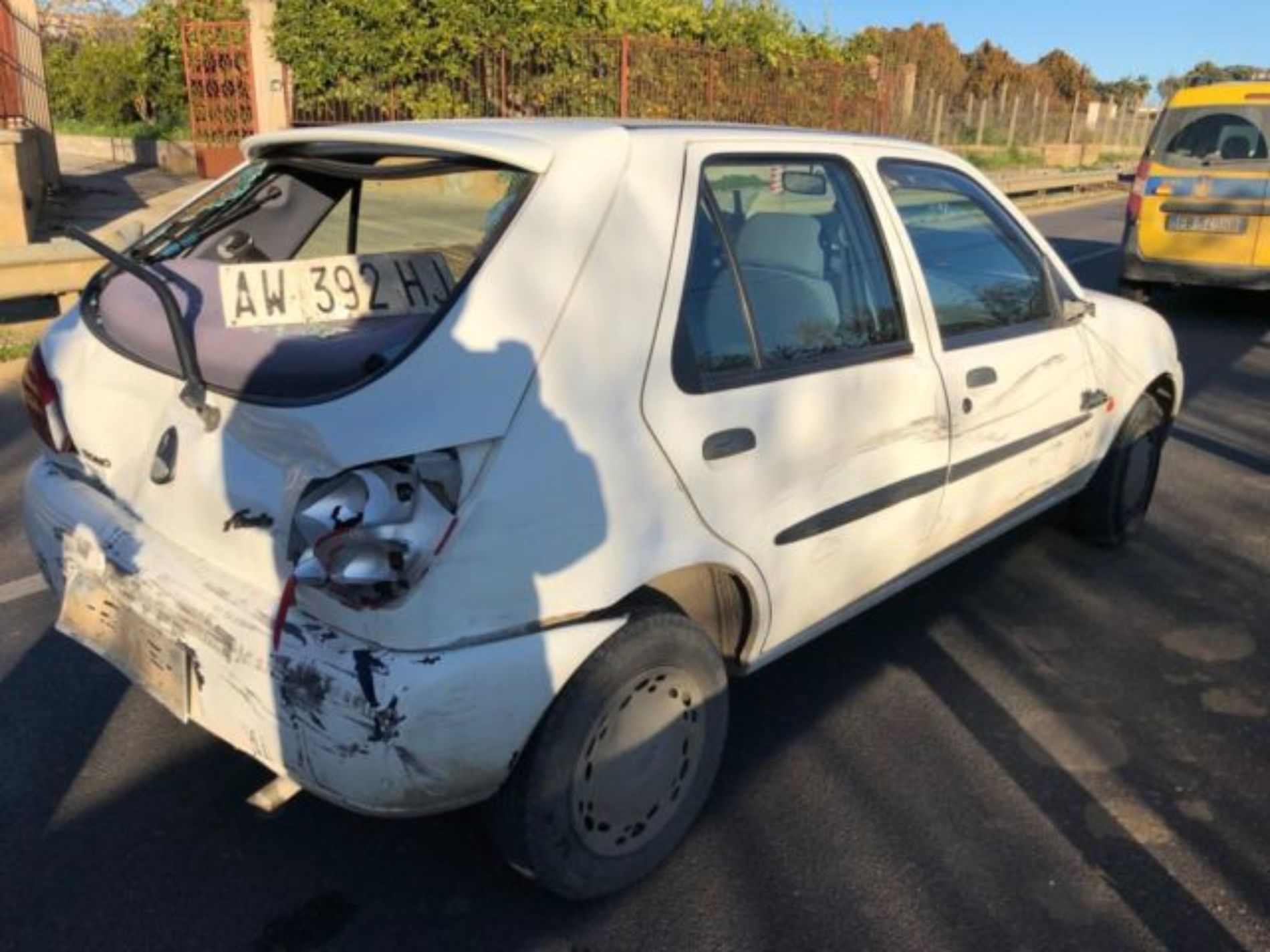 PIETRAPERZIA.  Incidente stradale sulla statale 191 Pietraperzia Barrafranca. Danni solo agli automezzi. 