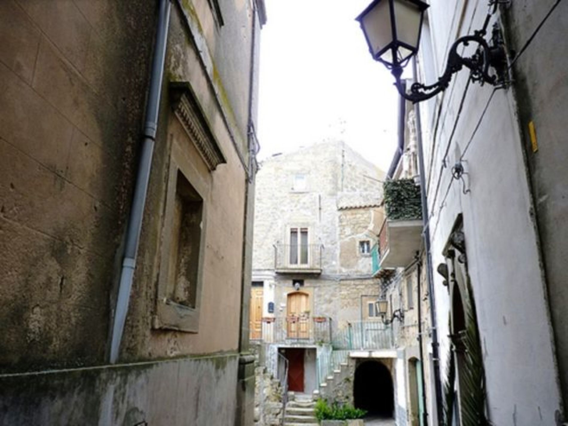 Troina. RIAPERTE LE ISTANZE PER LA CONCESSIONE DI CONTRIBUTI AI GIOVANI CHE ACQUISTANO CASA NEL CENTRO STORICO