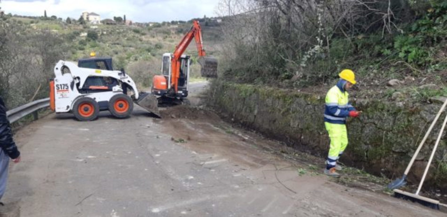 Al via risanamento sp Piazza Aarmerina-Mirabella e Mirabella-San Cono Falcone: “manteniamo l’impegno a recuperare la viabilità provinciale”