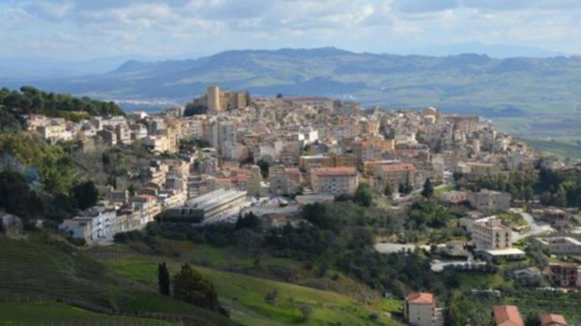 Covid-19, i 4 Comuni siciliani ‘zona rossa’ scrivono a Conte Salemi, Troina, Agira e Villafrati: “Servono risorse aggiuntive”