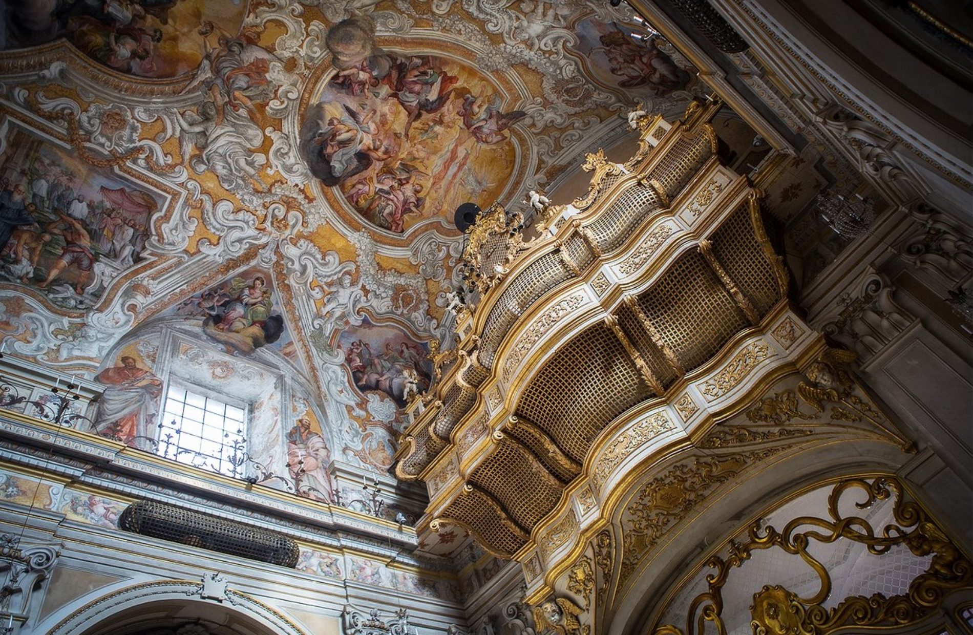 Catania. Visita guidata: Bellezza e Misteri di Via Crociferi, il Monastero delle Benedettine