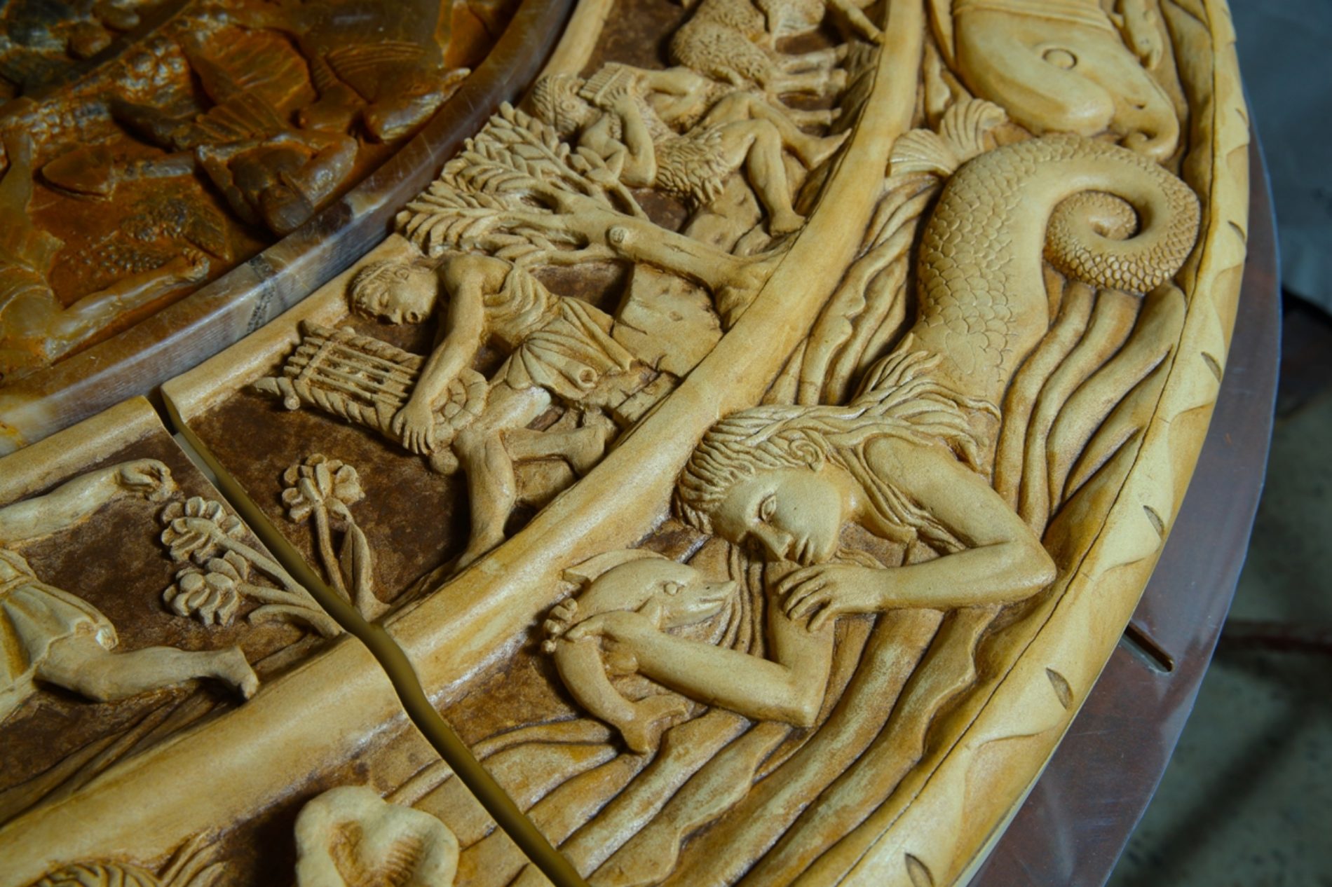 “Lo scudo di Achille”, l’ultima opera dello scultore barrese Carmelo Crapanzano