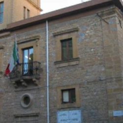 PIETRAPERZIA. Il sindaco Salvuccio Messina, in consiglio comunale, ha perduto la maggioranza.