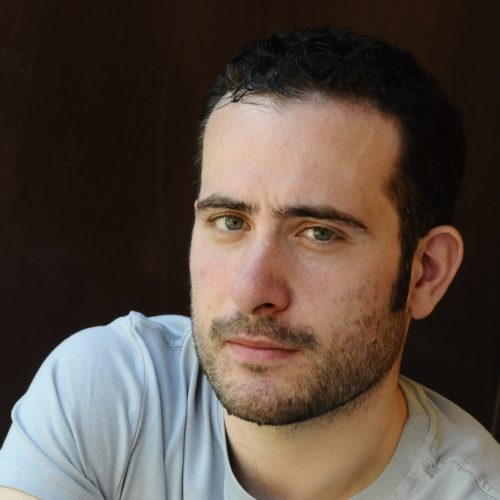 MODICA. Il cortometraggio “Dalla polvere”, regista Vincenzo Laurella, stasera 29 maggio 2021 alle ore 21 su Antenna Sicilia, Canale 10 Digitale Terrestre.