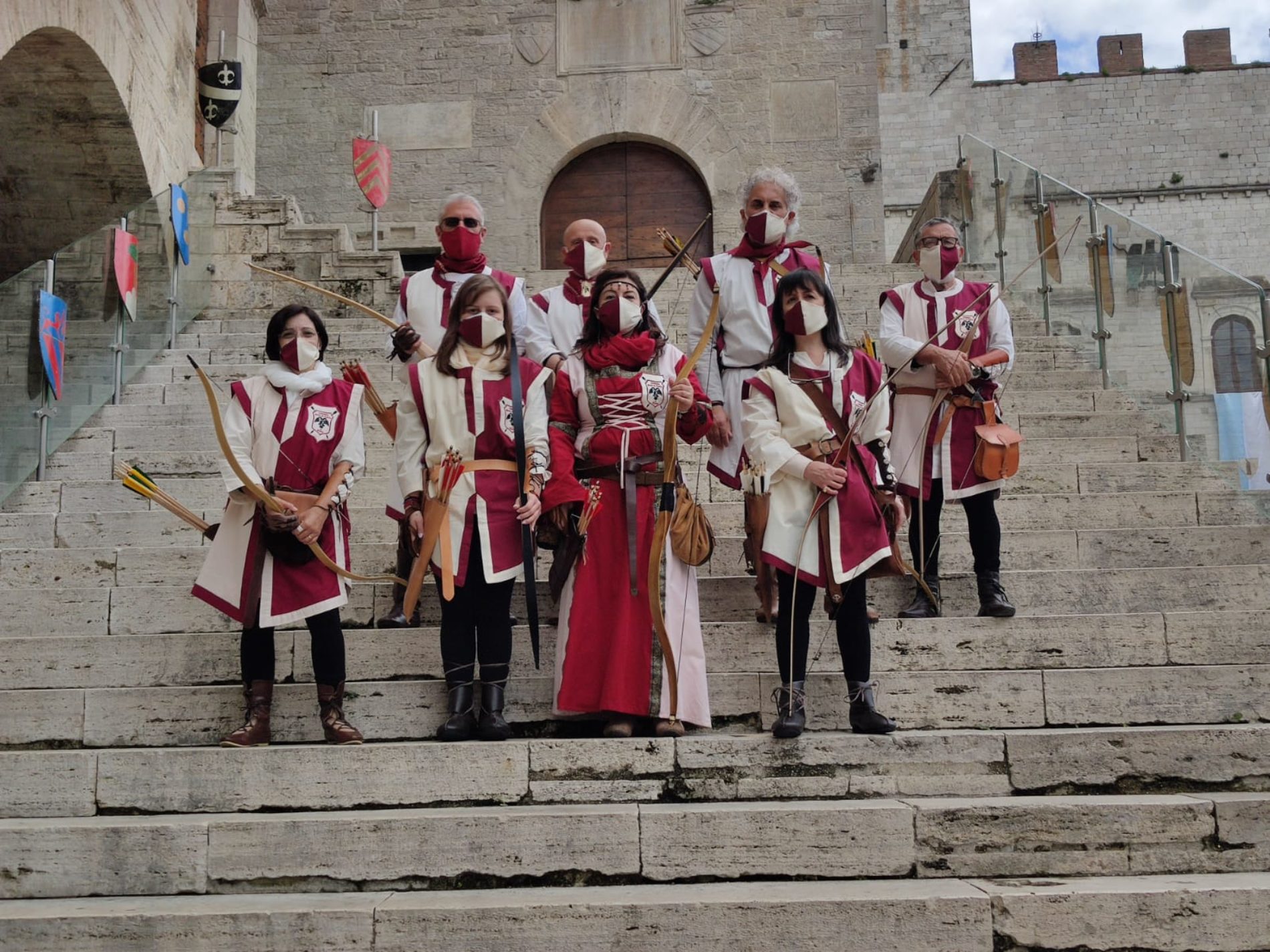 ENNA. Iniziano i preparativi per la Compagnia Arcieri del Castello al ritorno da Todi per il Trofeo Maria Santissima della Visitazione.