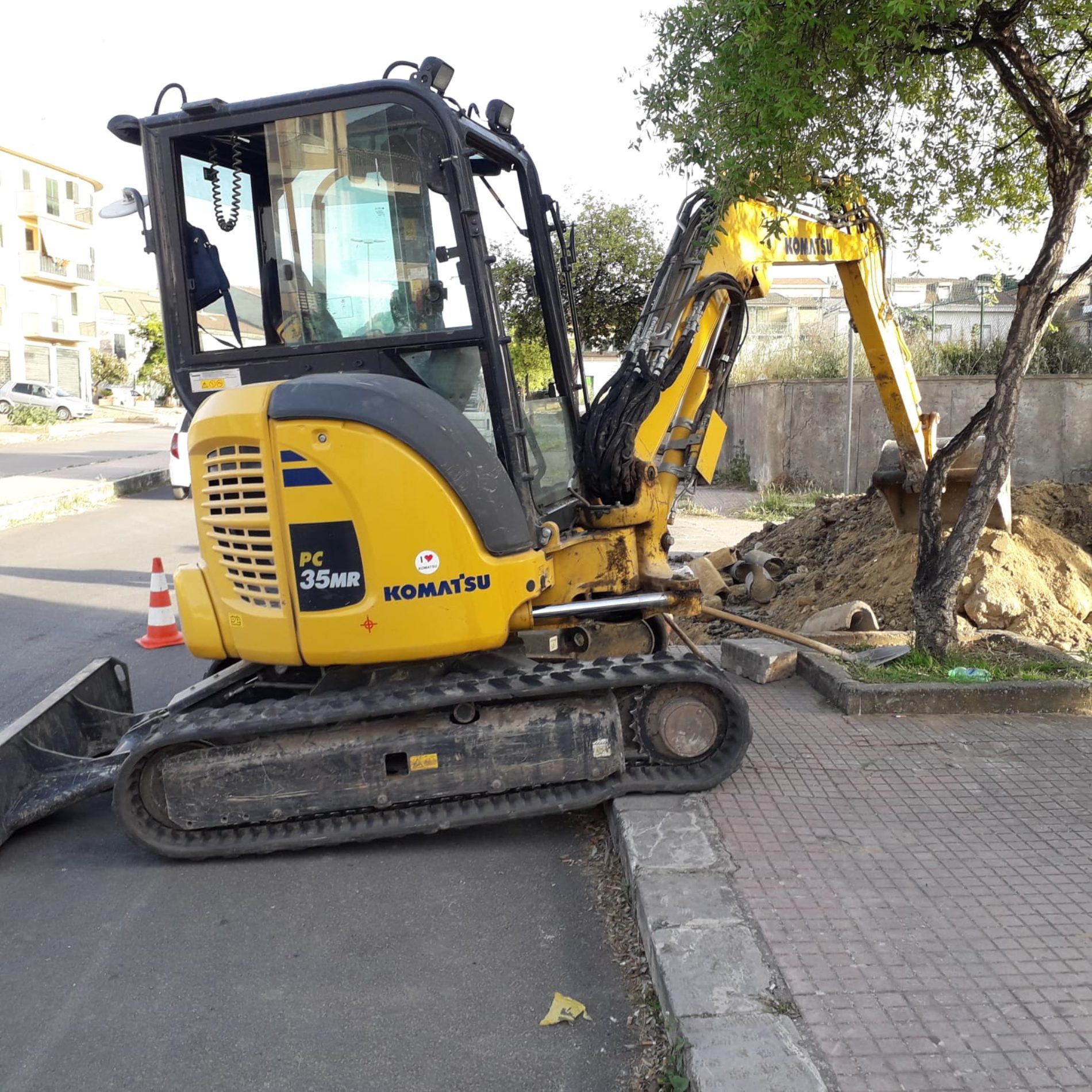 PIETRAPERZIA. Riparato il guasto alla rete elettrica del quartiere “Largo Canale”.