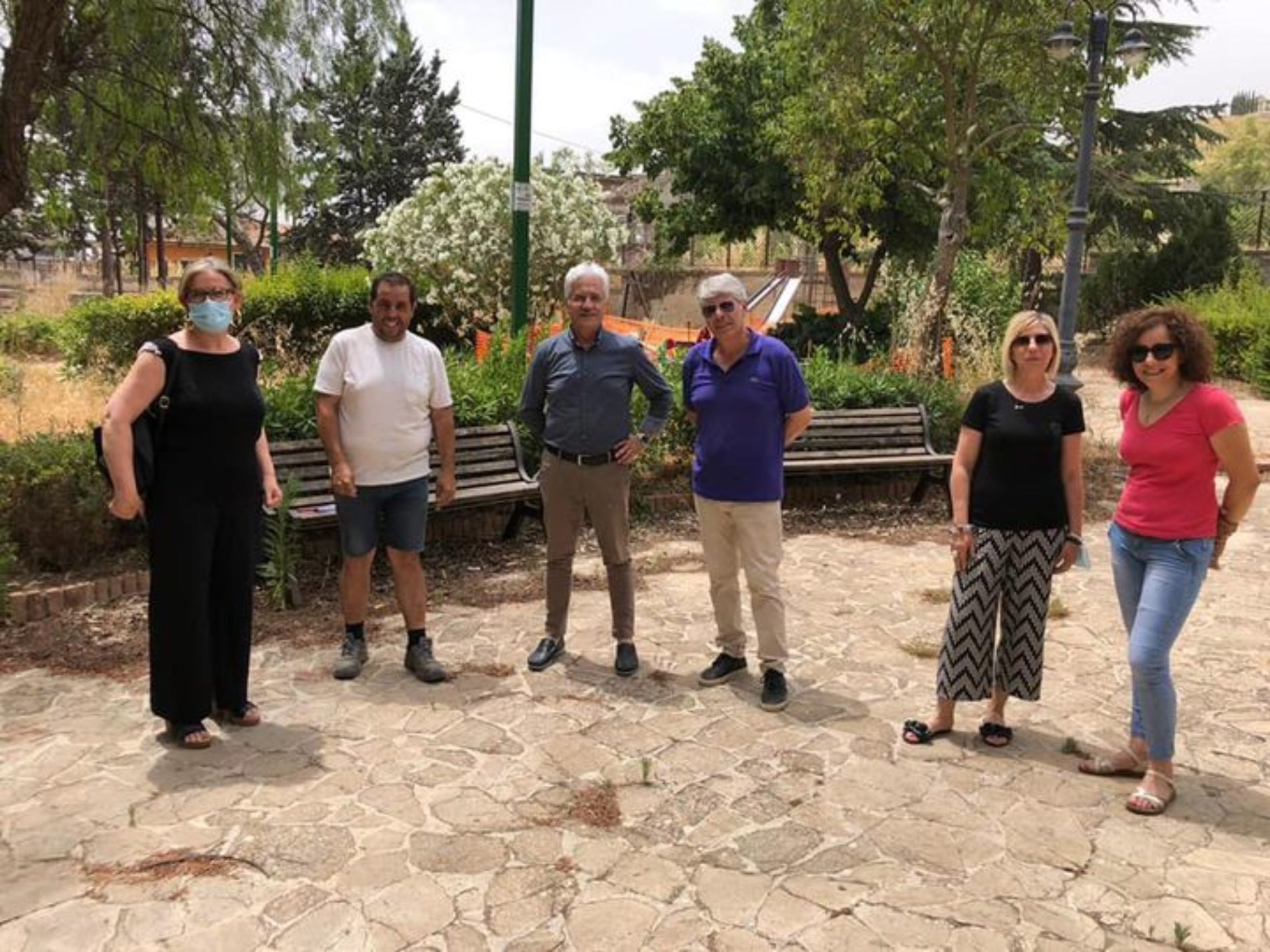 PIETRAPERZIA. Consegnati da parte del Comune all’impresa La Mattina di Pietraperzia i lavori di manutenzione e ristrutturazione della villa comunale “Parco della Rimembranza” di viale Marconi.