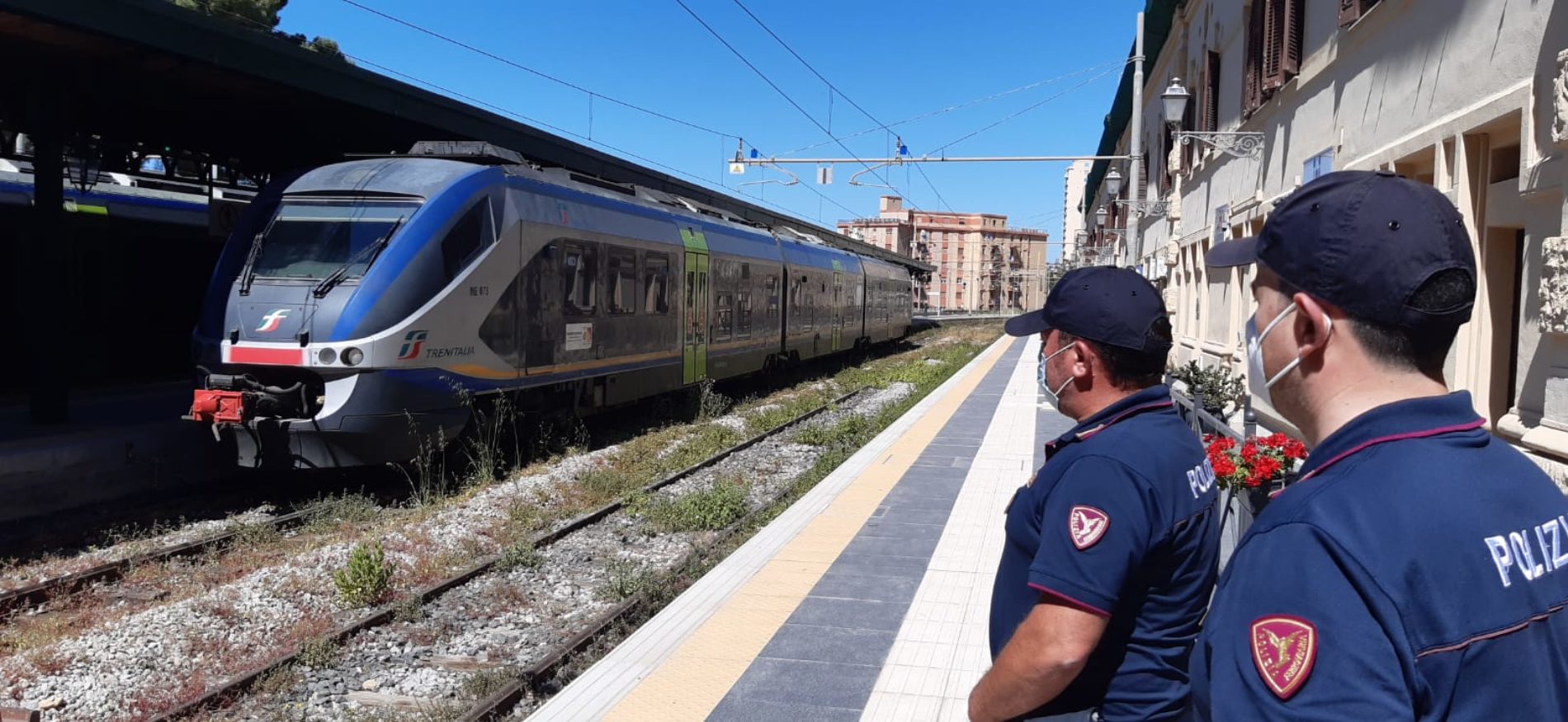 Oltre 3.250 persone controllate e 2 indagati dalla Polizia di Stato nelle stazioni ferroviarie e a bordo dei treni della Sicilia