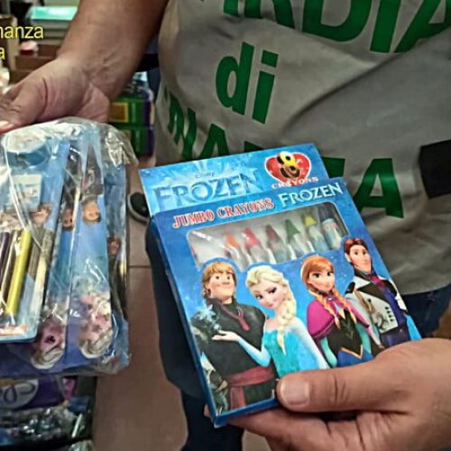 GDF CATANIA: SEQUESTRATI A MISTERBIANCO MIGLIAIA DI ARTICOLICONTRAFFATTI. DENUNCIATI DUE CITTADINI DI NAZIONALITA’ CINESE.