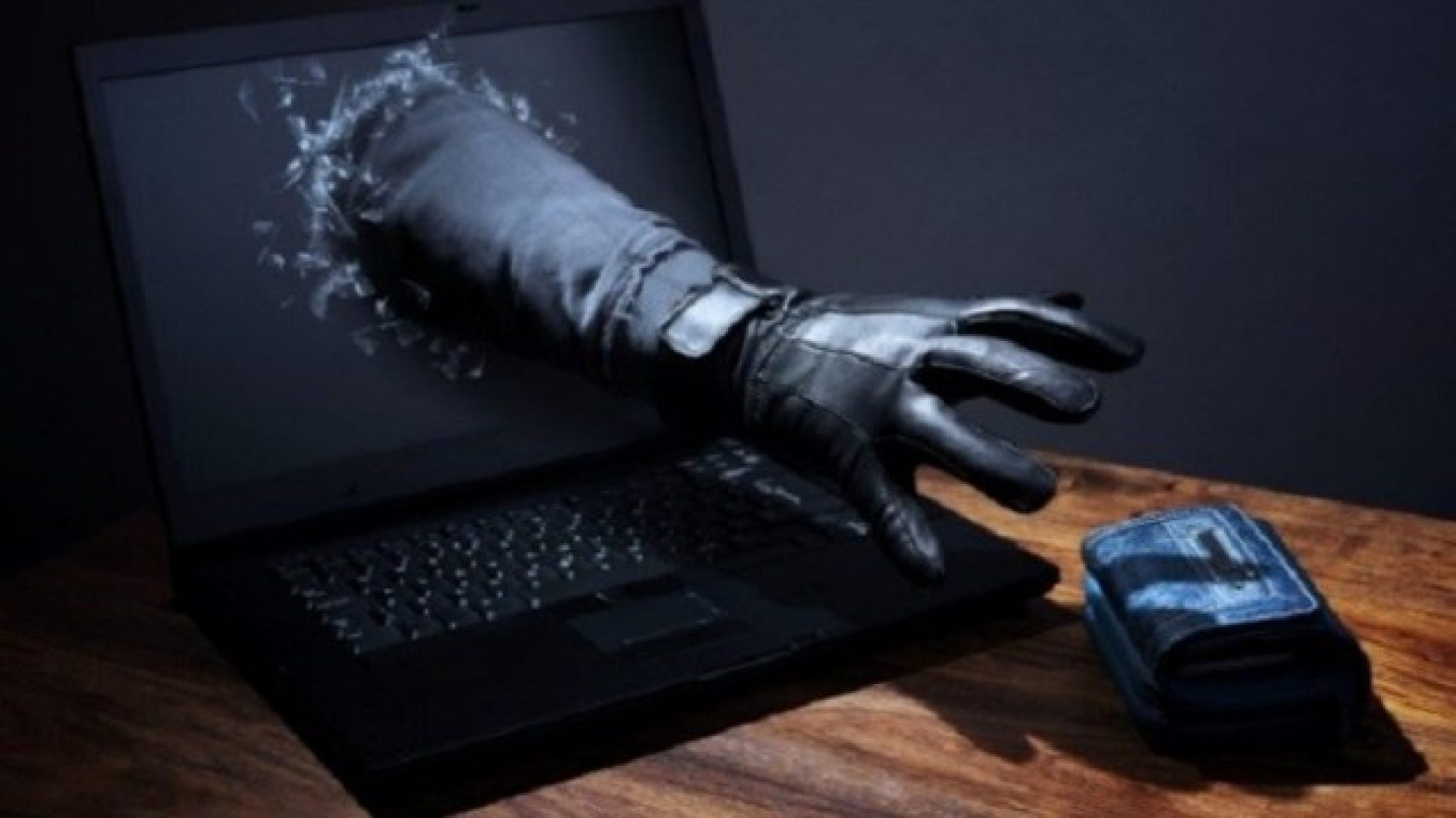 GUARDIA DI FINANZA.  Nucleo Speciale Tutela Privacy e Frodi Tecnologiche: smascherata organizzazione criminale dedita all’acquisizione illecita di dati e informazioni personali di migliaia di ignari cittadini.