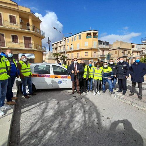 PIETRAPERZIA. Donata una automobile al Corpo Volontari Protezione Civile di Pietraperzia.