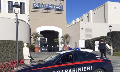 Agira,denunciato un 26enne tedesco per furto all’interno di una gioielleria del “Sicilia Outlet Village”. L’ingente refurtiva recuperata in Germania.