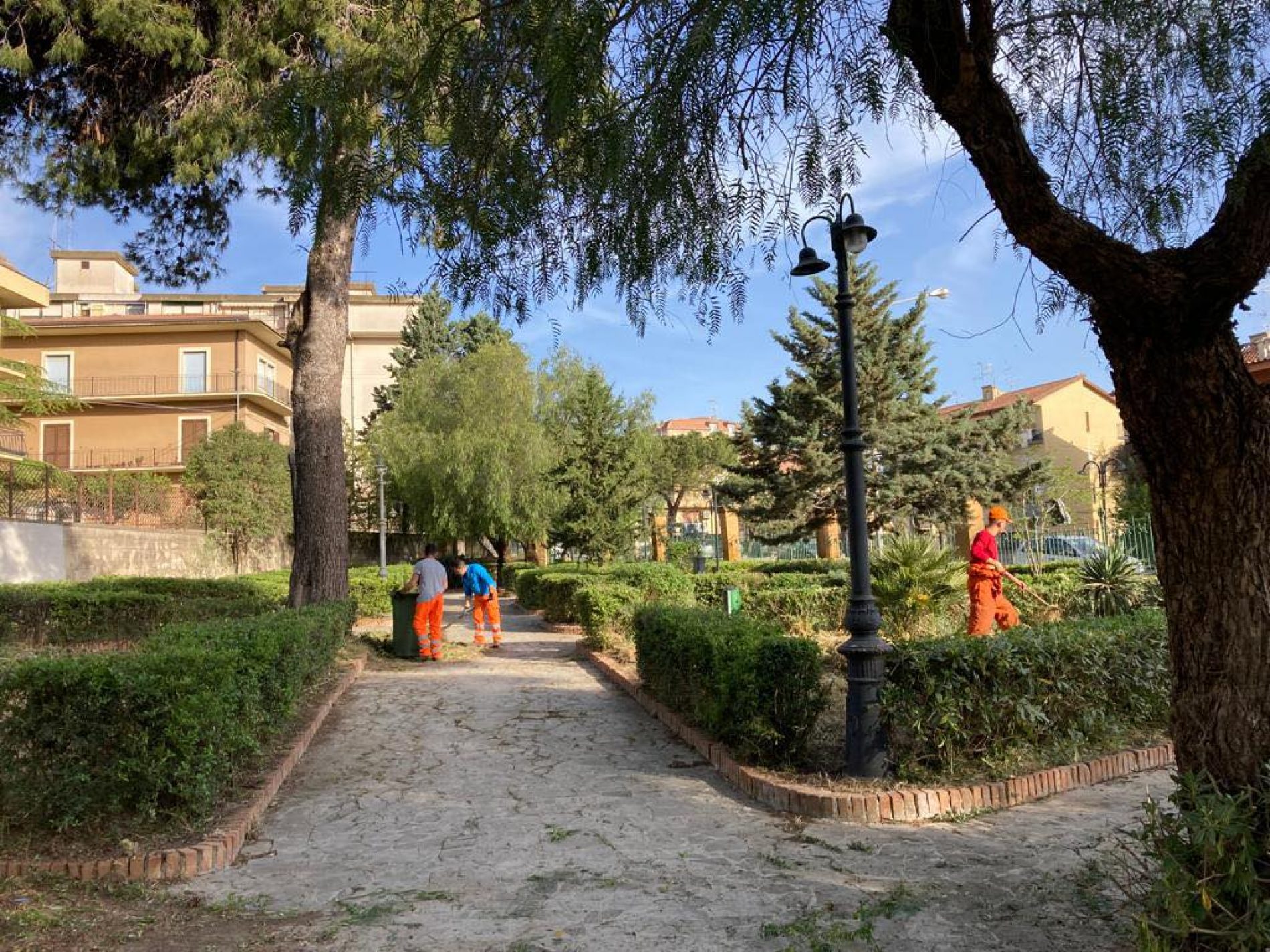 PIETRAPERZIA. Dopo alcuni mesi di chiusura forzata, riapre la villa comunale Parco della Rimembranza di viale Marconi.