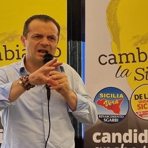 Tour elettorale in provincia di Enna di Cateno De Luca, candidato alla Presidenza della Regione Sicilia con le liste “De Luca Sindaco di Sicilia”, “Sicilia Vera Rinascimento Sgarbi” e “Orgoglio Siculo”.