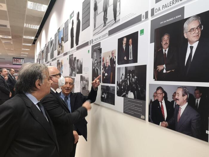 Falcone: inaugurata Mostra fotografica ANSA in aeroporto Palermo