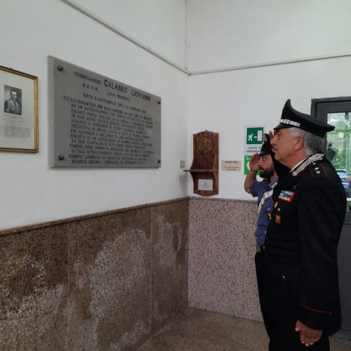 Nicosia  Nell’ottantesimo anniversario della morte i carabinieri onorano la memoria del v. brig. Giovanni Calabro’