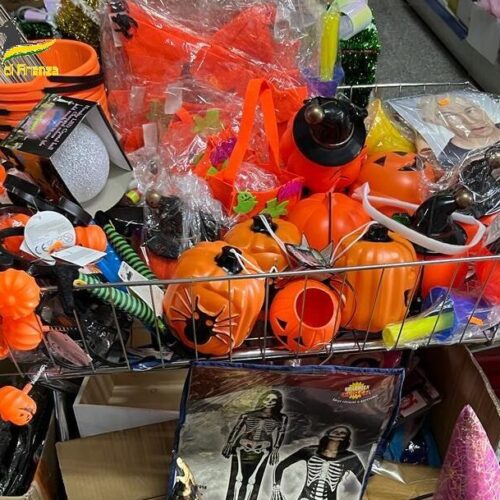 GDF SIRACUSA. Halloween sicuro.  Più DI 60 mila prodotti sequestrati a Noto (SR).