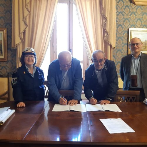 BARRAFRANCA. Firmata la convenzione tra il Comune e l’associazione “Amico Soccorso”.