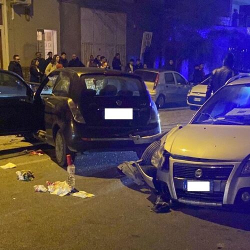 BARRAFRANCA. Perde il controllo della sua automobile e carambola su altre quattro macchine.