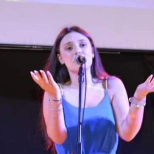 BARRAFRANCA. Una giovane barrese, di appena 15 anni, alla kermesse “Sanremo Doc”.