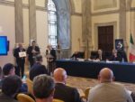 Il presidente Impellizzeri e il sindaco Venezia alla cerimonia di consegna del premio