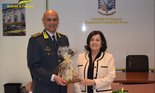 GDF ENNA. Il Prefetto di Enna, dottoressa Maria Carolina Ippolito in visita al Comando Provinciale della Guardia di Finanza.