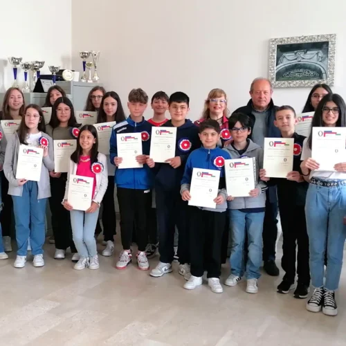 PIETRAPERZIA. 16 studenti dell’I. C. “V. Guarnaccia” iscritti al Tableau d’honneur AMOPA per le eccellenze in lingua francese