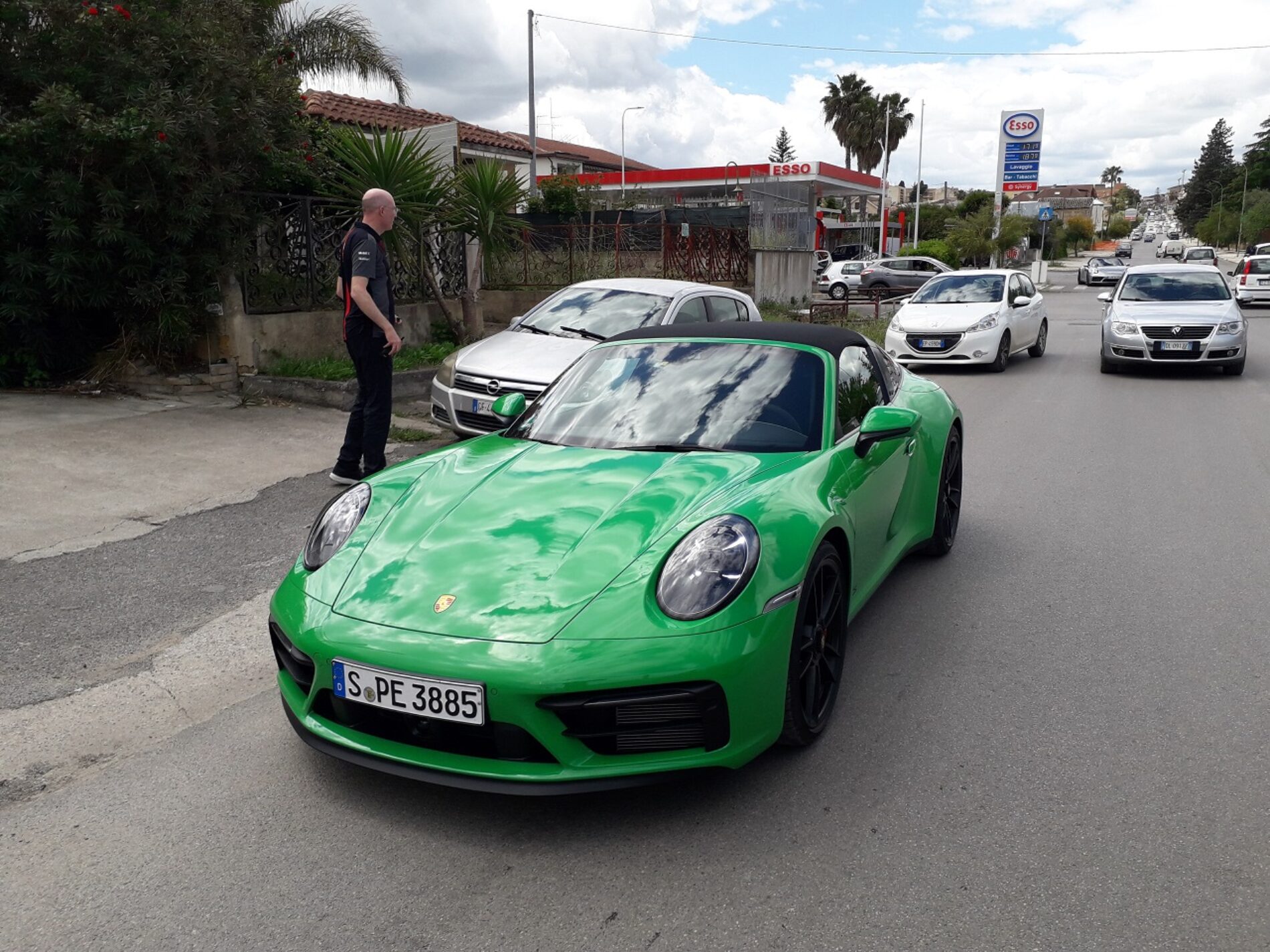 BARRAFRANCA. Tante Porsche “911” per la gioia degli occhi e del cuore degli appassionati.