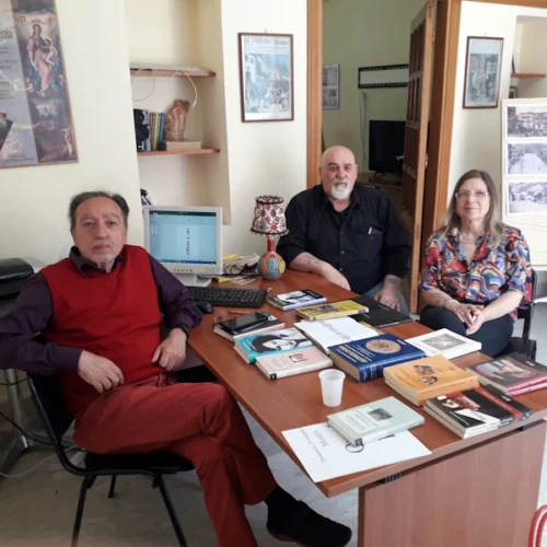PIETRAPERZIA. Riaperta la mostra di pittura e altri manufatti al Circolo di Cultura di piazza Vittorio Emanuele.