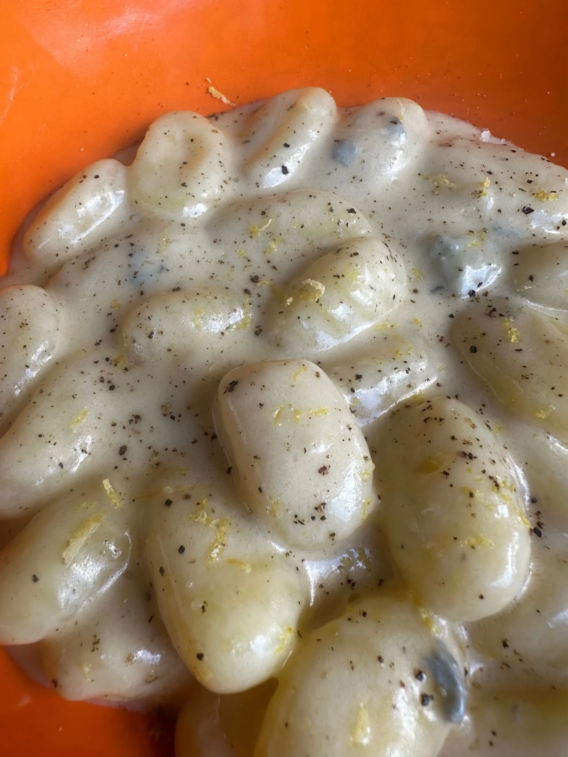 BARRAFRANCA. Gnocchi ai formaggi di Enrico Pantorno.