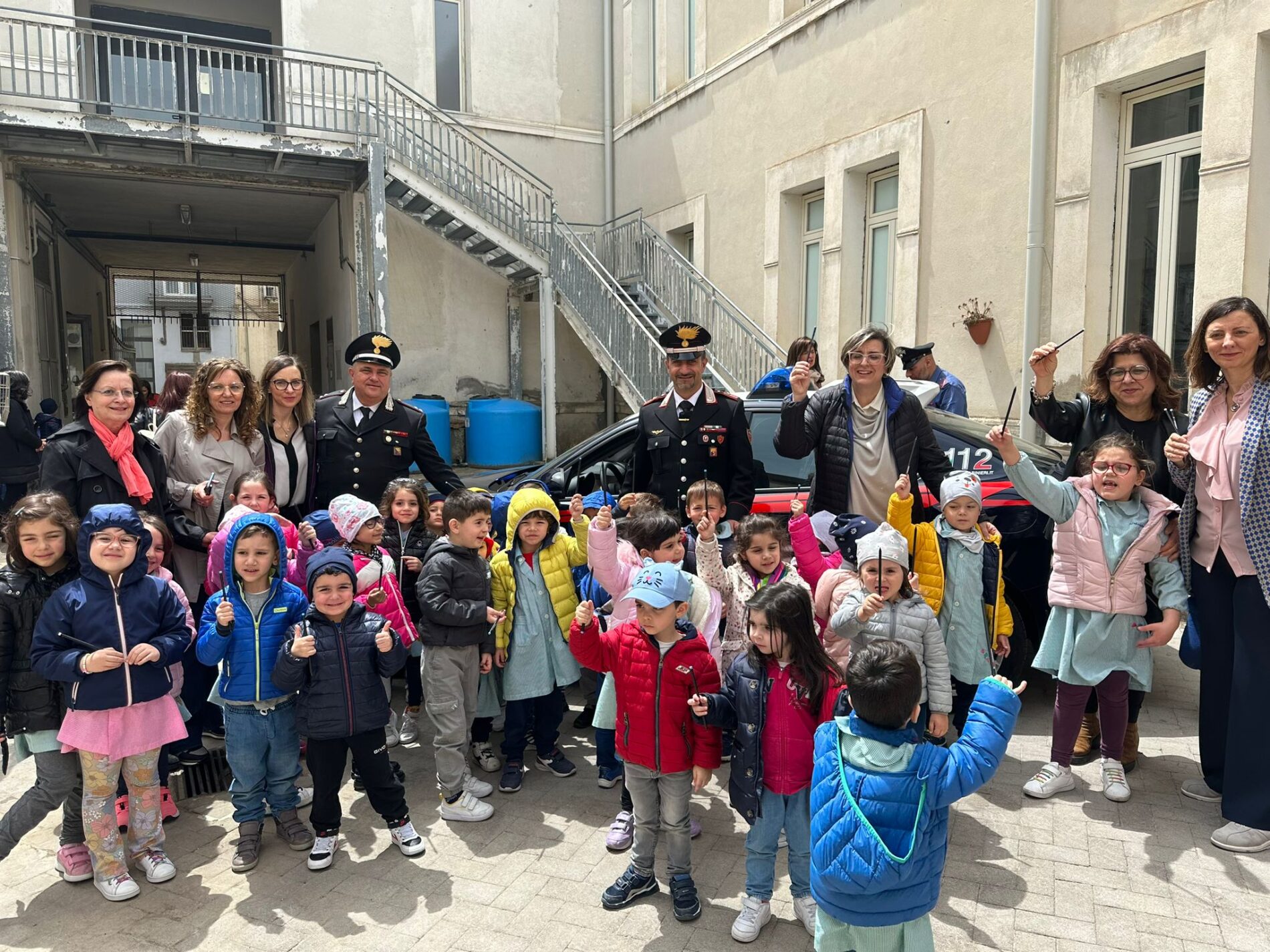 Leonforte – Diffusione della “cultura della legalità”. I carabinieri incontrano gli studenti dell’I.C. “Dante Alighieri”.
