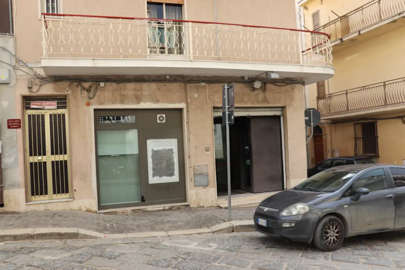 Pietraperzia. I locali dell'ex Bamnca Intesa di via Stefano di Blasi
